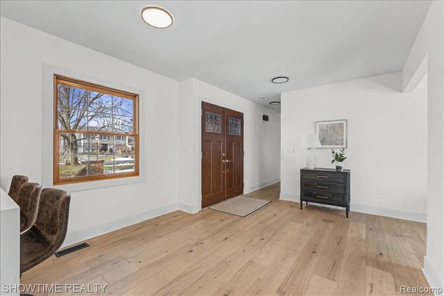 5688 Tequesta Court, West Bloomfield, MI 48323