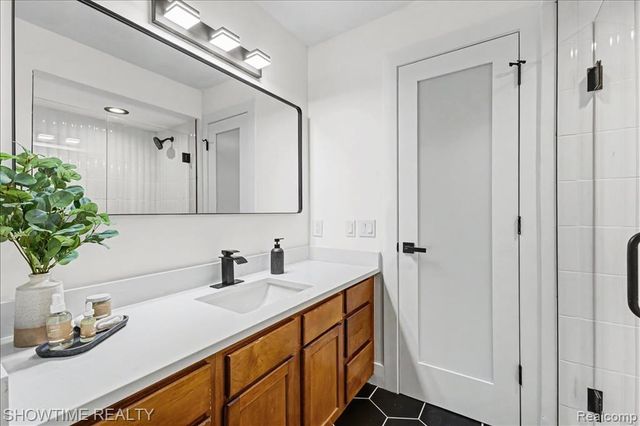 5688 Tequesta Court, West Bloomfield, MI 48323