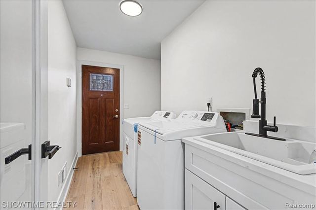 5688 Tequesta Court, West Bloomfield, MI 48323