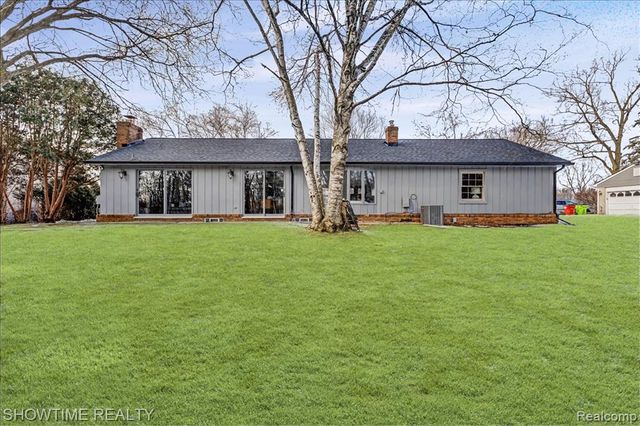 5688 Tequesta Court, West Bloomfield, MI 48323