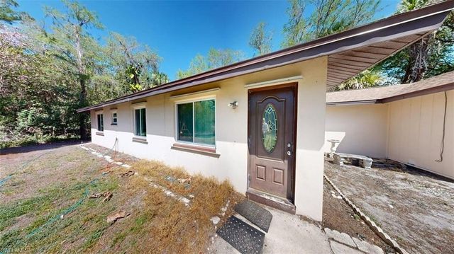 3501 White BLVD, Naples, FL 34117