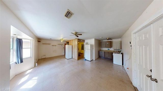 3501 White BLVD, Naples, FL 34117