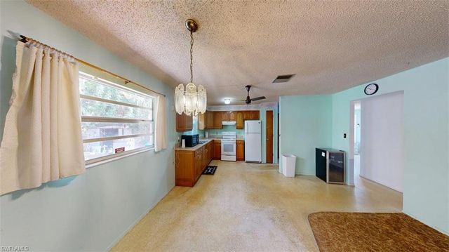 3501 White BLVD, Naples, FL 34117