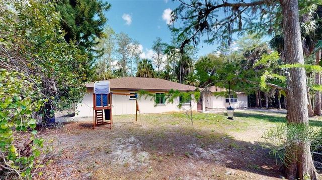 3501 White BLVD, Naples, FL 34117