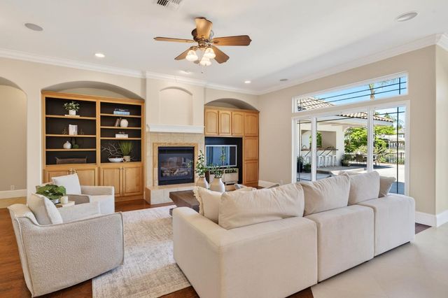 1501 Chalupa Pl, Davis, CA 95618