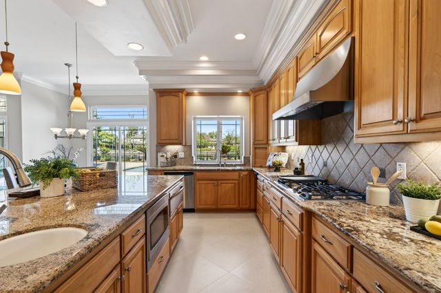 1501 Chalupa Pl, Davis, CA 95618