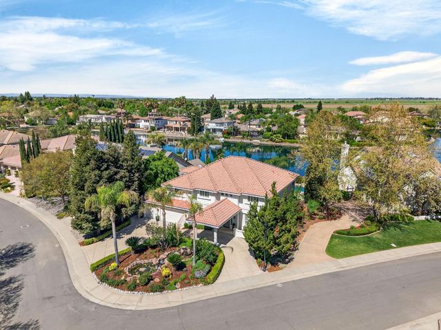 1501 Chalupa Pl, Davis, CA 95618