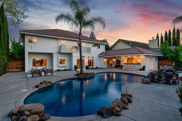 1501 Chalupa Pl, Davis, CA 95618