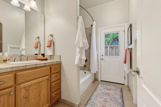 1501 Chalupa Pl, Davis, CA 95618