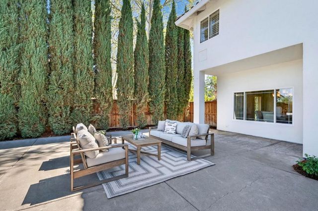 1501 Chalupa Pl, Davis, CA 95618