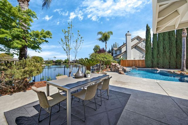 1501 Chalupa Pl, Davis, CA 95618