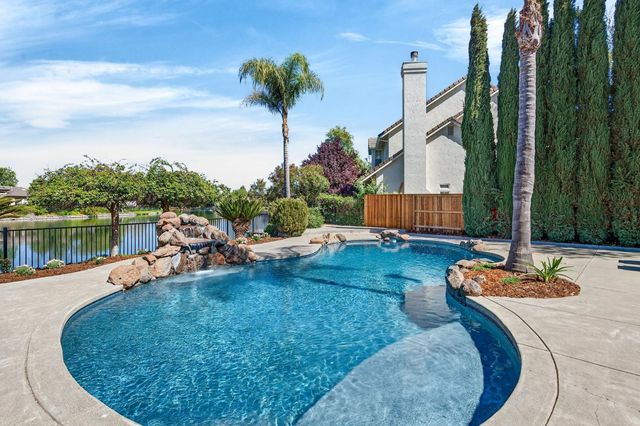 1501 Chalupa Pl, Davis, CA 95618