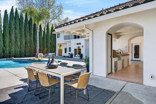 1501 Chalupa Pl, Davis, CA 95618