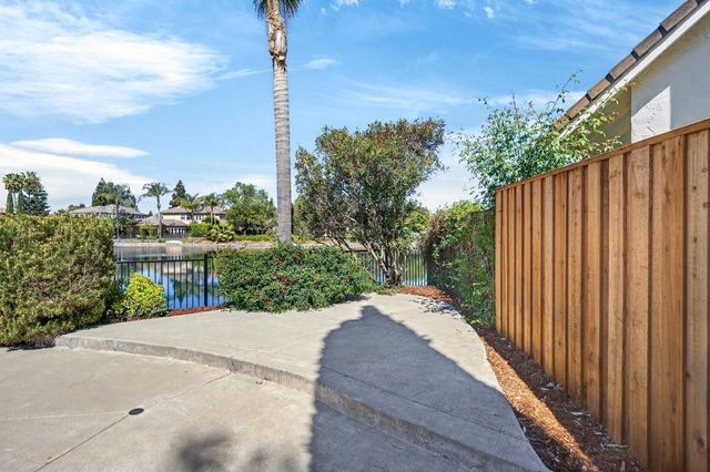 1501 Chalupa Pl, Davis, CA 95618