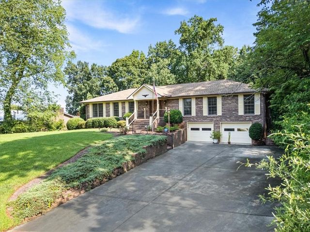 2950 Foothill Trail, Marietta, GA 30066