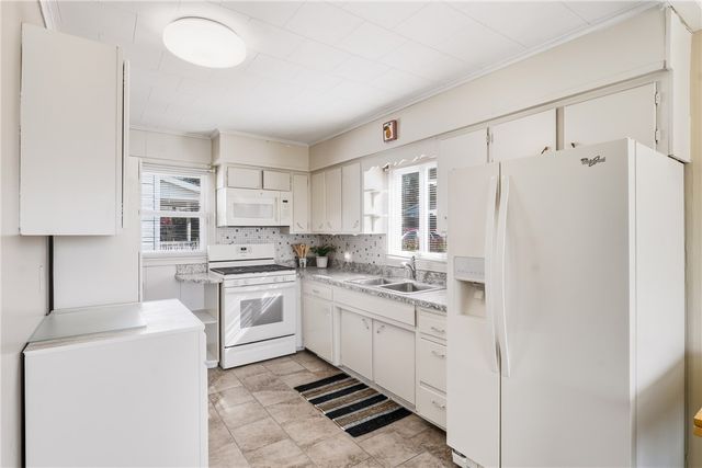 1613 Wooley Ave, New Castle, PA 16101