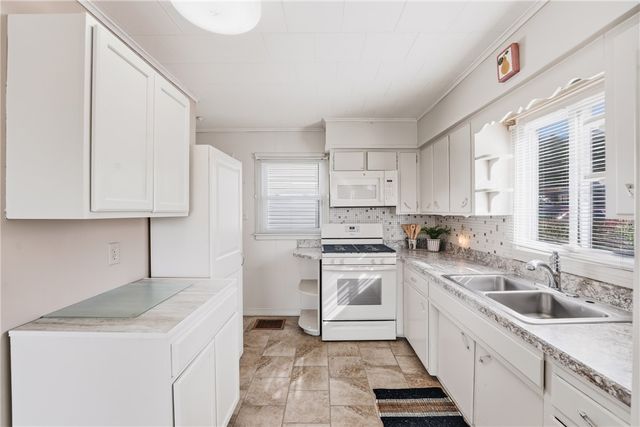 1613 Wooley Ave, New Castle, PA 16101