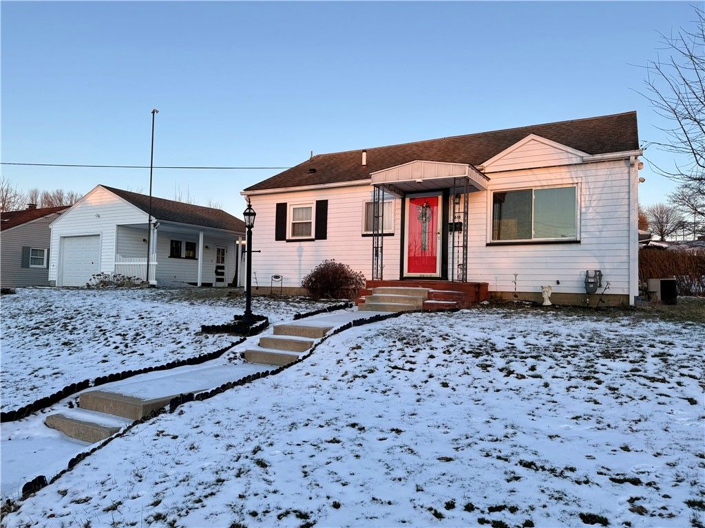 1613 Wooley Ave, New Castle, PA 16101