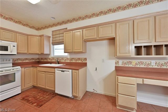 1908 Pembrooke Lane, Avon, OH 44011