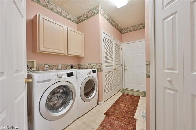 1908 Pembrooke Lane, Avon, OH 44011