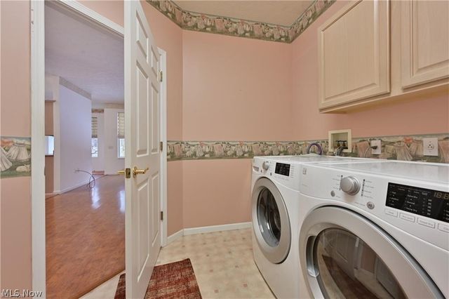 1908 Pembrooke Lane, Avon, OH 44011