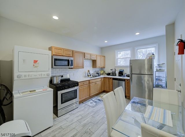 193 Clerk St, Jersey City, NJ 07305