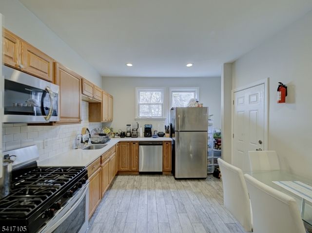 193 Clerk St, Jersey City, NJ 07305