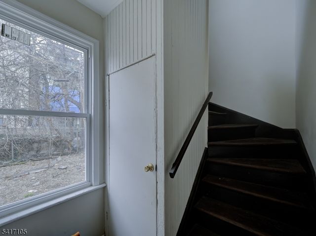 193 Clerk St, Jersey City, NJ 07305