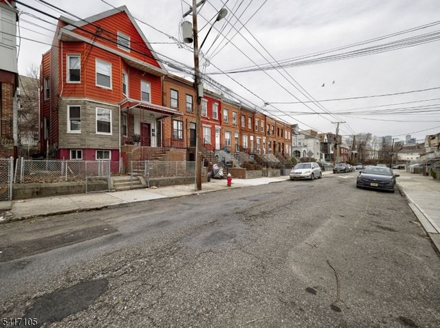 193 Clerk St, Jersey City, NJ 07305
