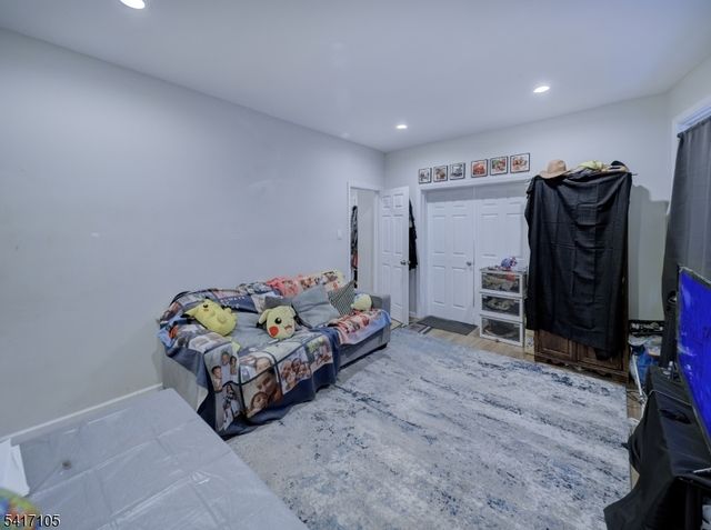 193 Clerk St, Jersey City, NJ 07305