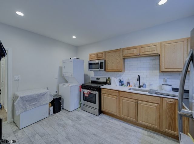 193 Clerk St, Jersey City, NJ 07305