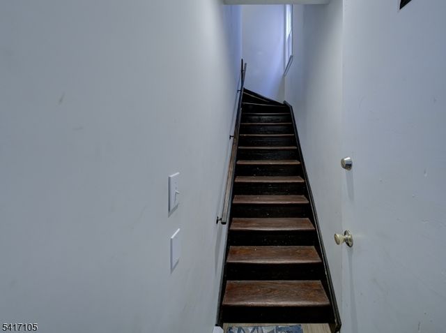 193 Clerk St, Jersey City, NJ 07305