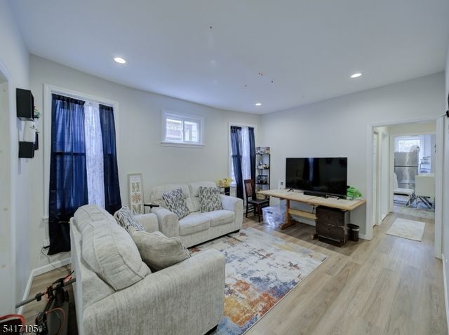 193 Clerk St, Jersey City, NJ 07305