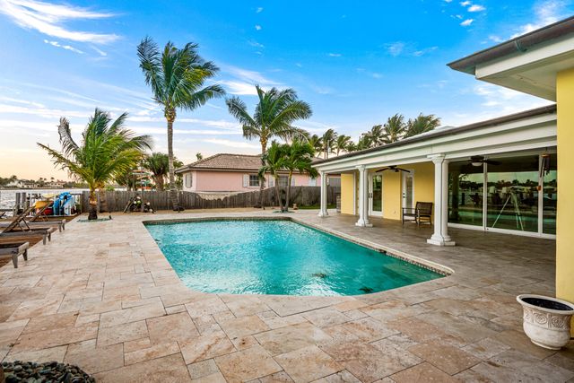 844 East Drive, Boynton Beach, FL 33435