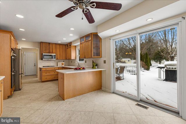 27 W CARTWRIGHT DR, Princeton Junction, NJ 08550