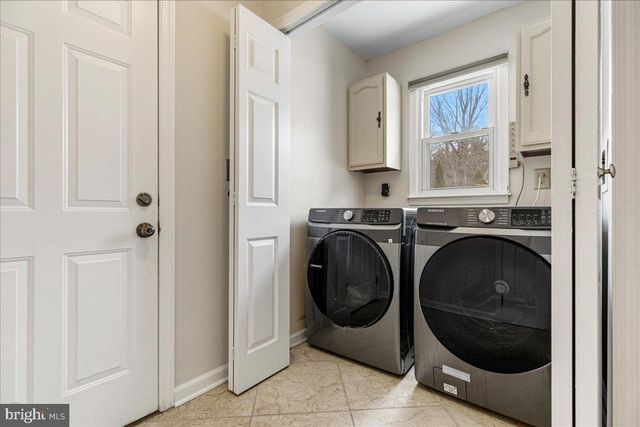 27 W CARTWRIGHT DR, Princeton Junction, NJ 08550