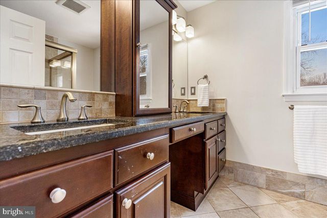 27 W CARTWRIGHT DR, Princeton Junction, NJ 08550