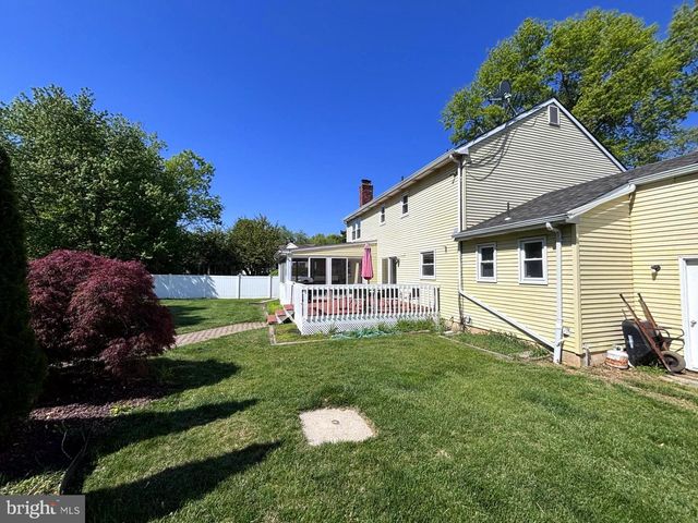 27 W CARTWRIGHT DR, Princeton Junction, NJ 08550