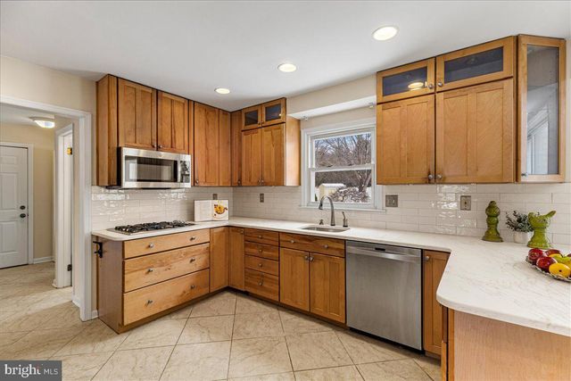 27 W CARTWRIGHT DR, Princeton Junction, NJ 08550