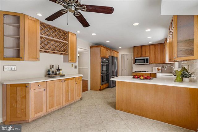 27 W CARTWRIGHT DR, Princeton Junction, NJ 08550