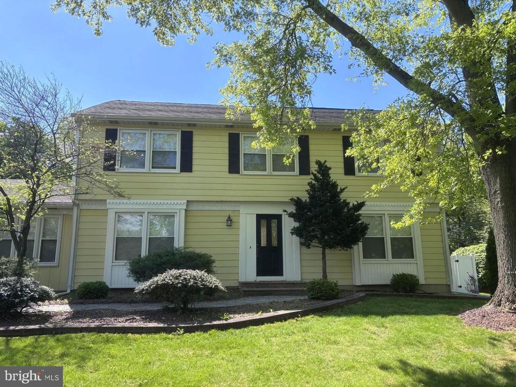 27 W CARTWRIGHT DR, Princeton Junction, NJ 08550