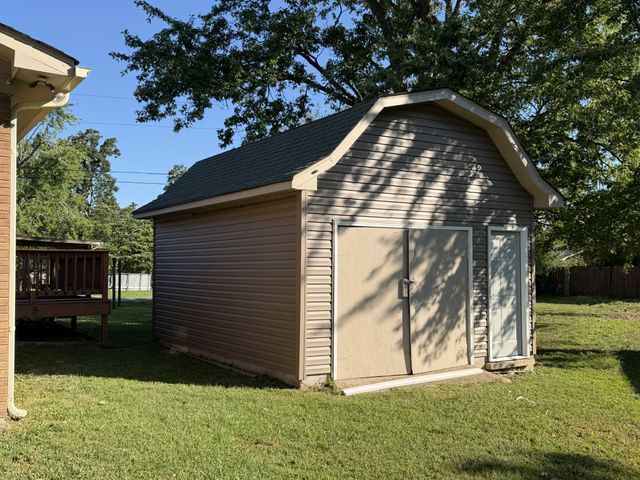 2128 Lambert Dr, Westmoreland, TN 37186