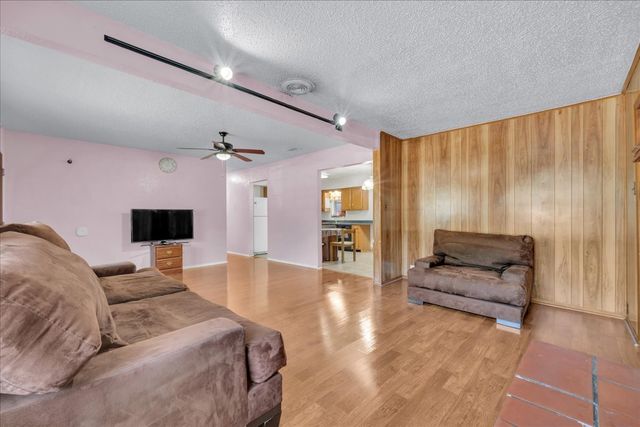 2210 Starlite Lane, Irving, TX 75061