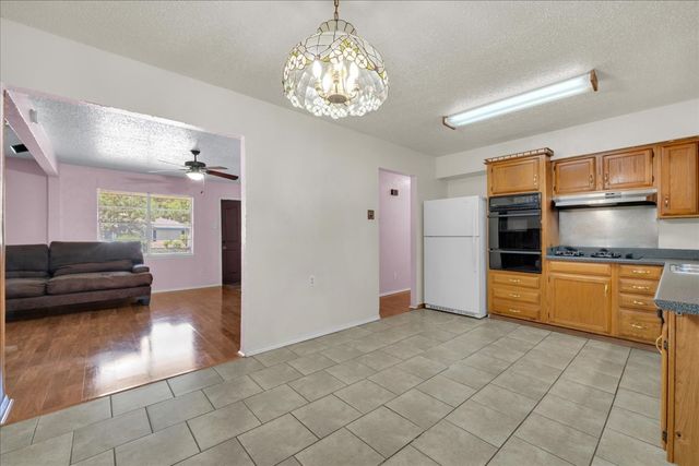 2210 Starlite Lane, Irving, TX 75061