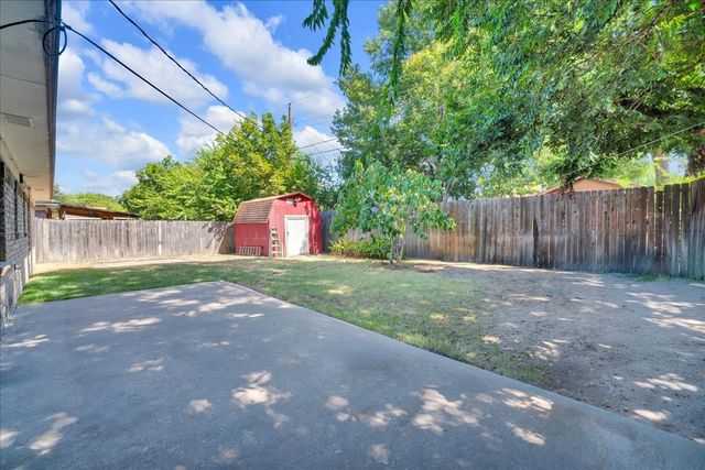 2210 Starlite Lane, Irving, TX 75061