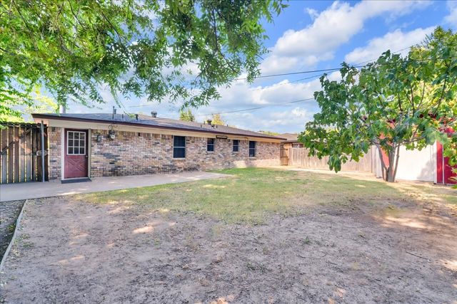 2210 Starlite Lane, Irving, TX 75061