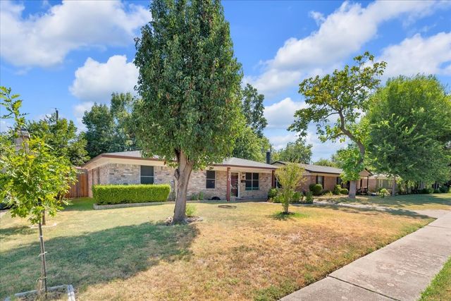 2210 Starlite Lane, Irving, TX 75061