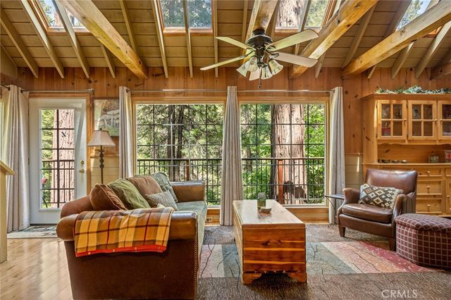 667 Dogwood Cyn, Blue Jay, CA 92317