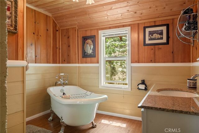 667 Dogwood Cyn, Blue Jay, CA 92317