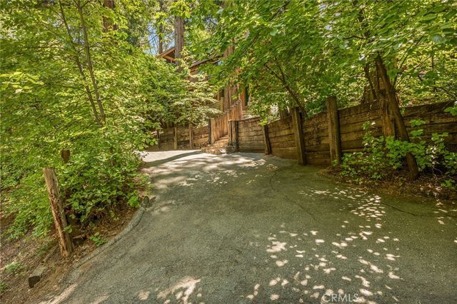 667 Dogwood Cyn, Blue Jay, CA 92317